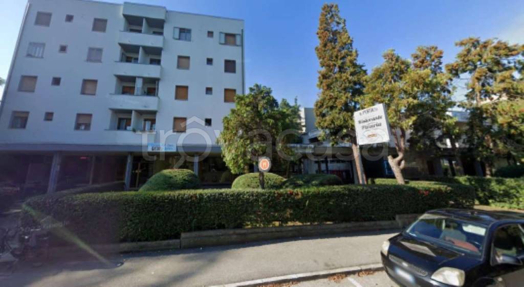 ufficio in vendita a Pesaro in zona Vismara