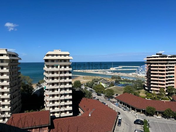 appartamento in vendita a Pesaro in zona Mare