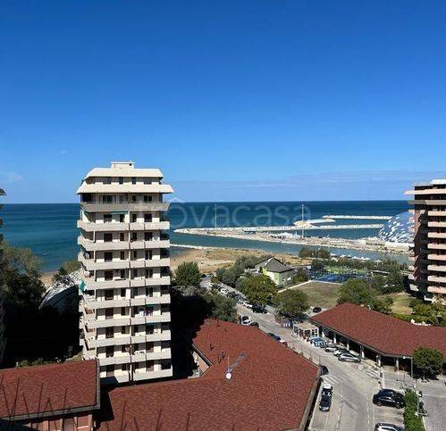 appartamento in vendita a Pesaro in zona Baia Flaminia