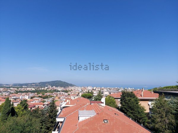 appartamento in vendita a Pesaro in zona Montegranaro