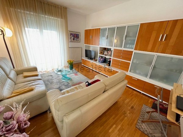 appartamento in vendita a Pesaro in zona Baia Flaminia