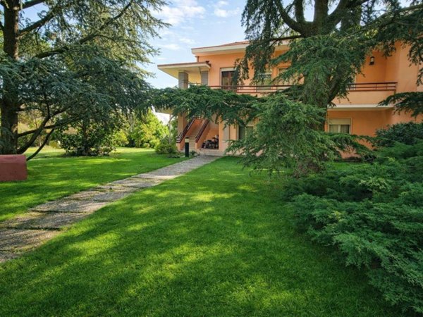 casa indipendente in vendita a Pesaro in zona Candelara