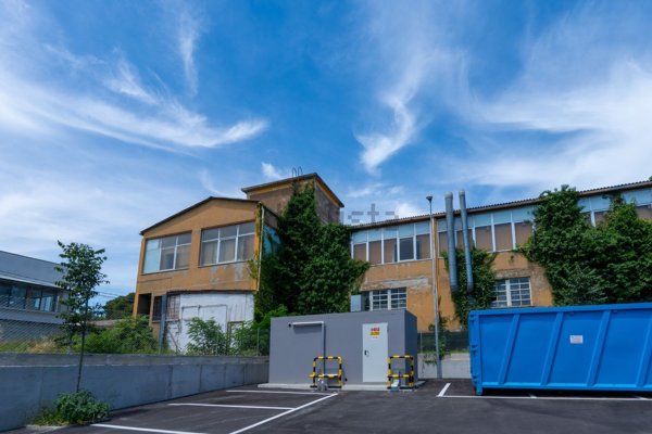 locale commerciale in vendita a Pesaro