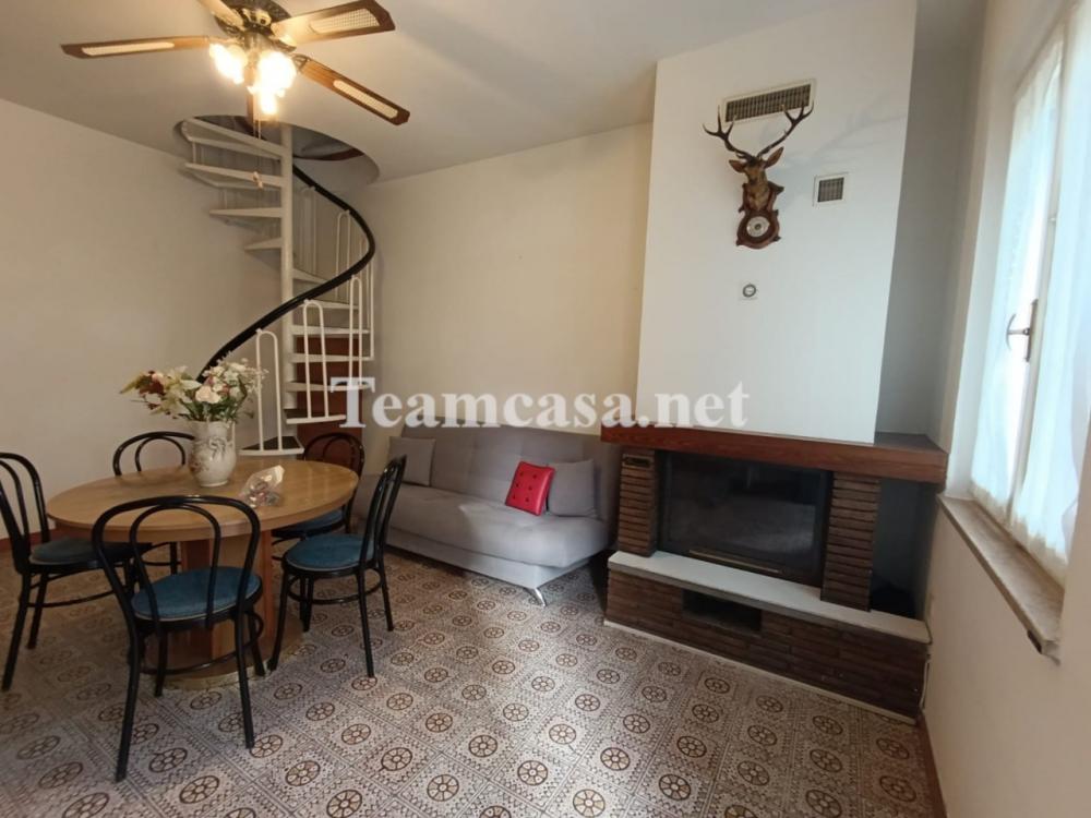 casa indipendente in vendita a Pesaro in zona Mare