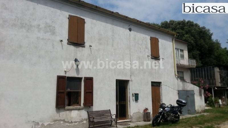 casa indipendente in vendita a Pesaro in zona Novilara