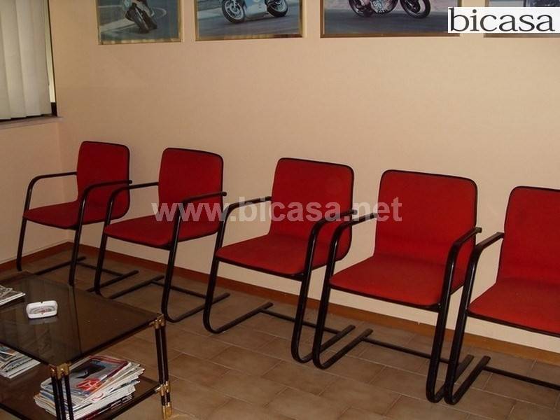 ufficio in vendita a Pesaro in zona Tre Ponti