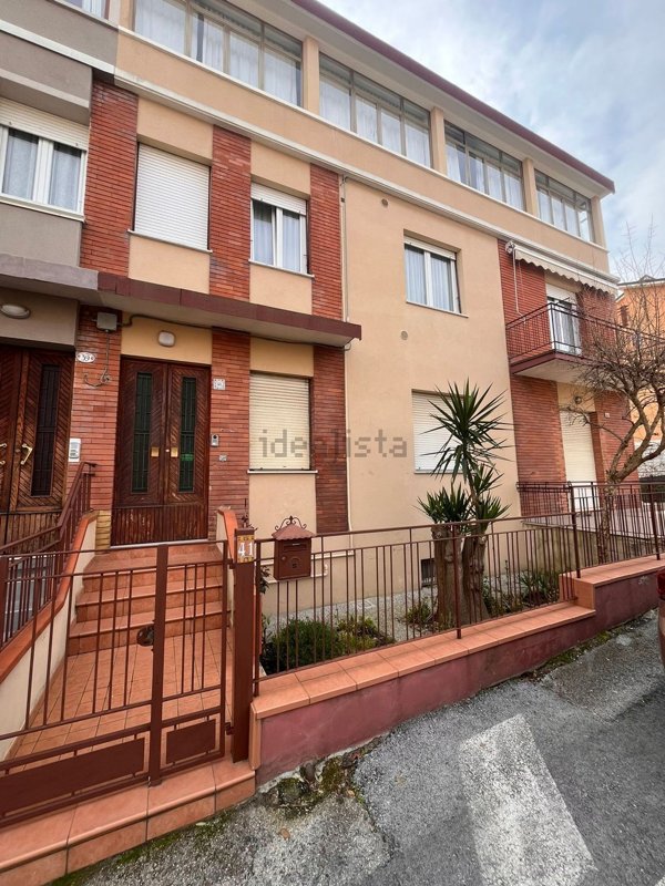 appartamento in vendita a Pesaro in zona Mare