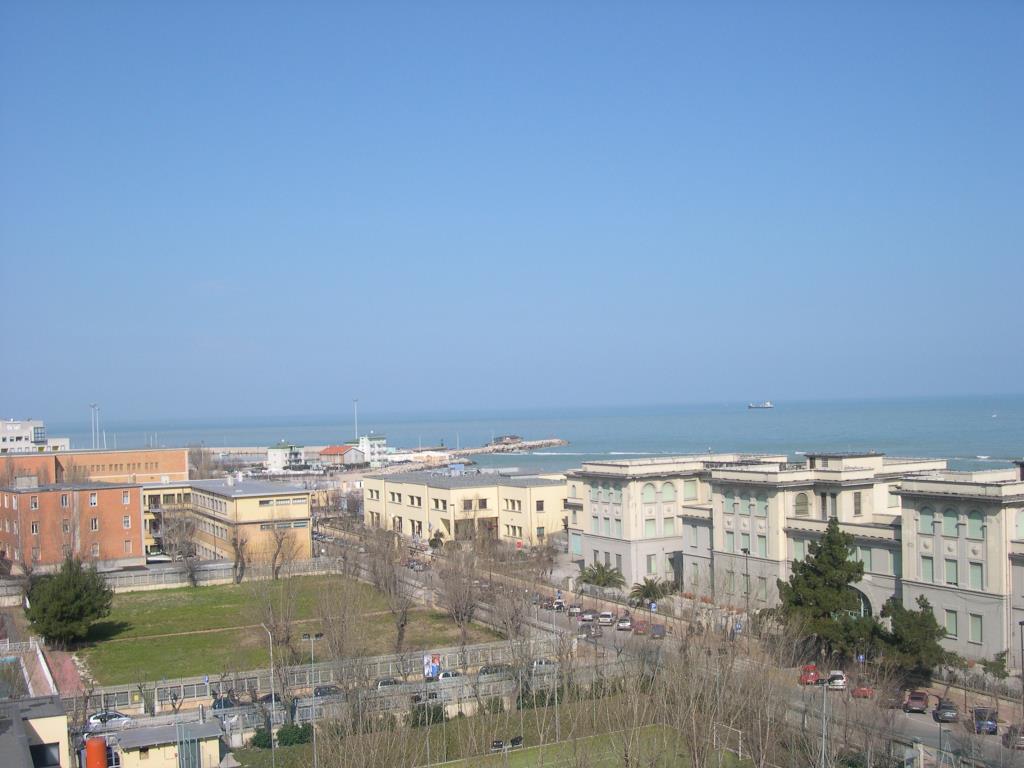 appartamento in vendita a Pesaro in zona Mare