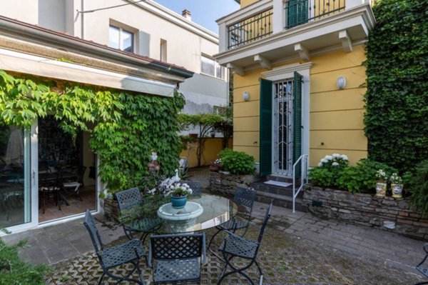 casa indipendente in vendita a Pesaro in zona Mare
