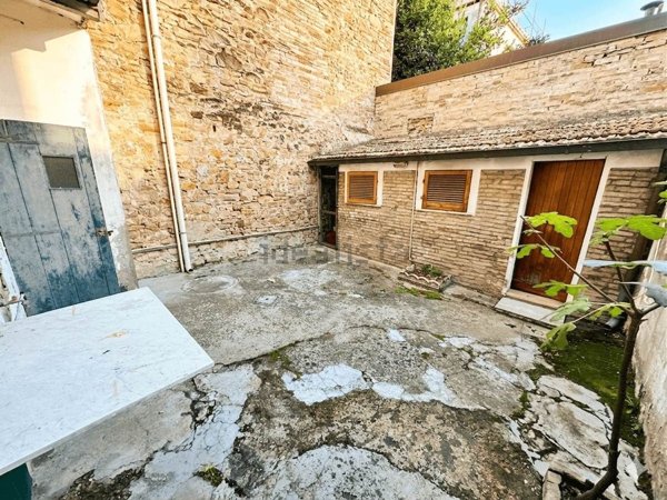 appartamento in vendita a Pesaro in zona Centro Città