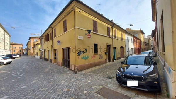 appartamento in vendita a Pesaro in zona Centro Città
