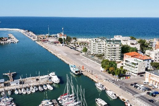 appartamento in vendita a Pesaro in zona Mare