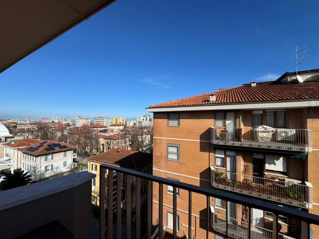appartamento in vendita a Pesaro in zona Mare