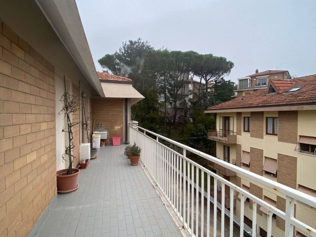 appartamento in vendita a Pesaro in zona Montegranaro