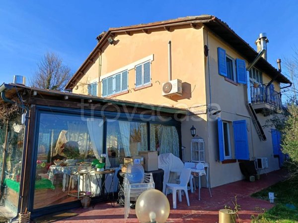 casa indipendente in vendita a Pesaro in zona Candelara