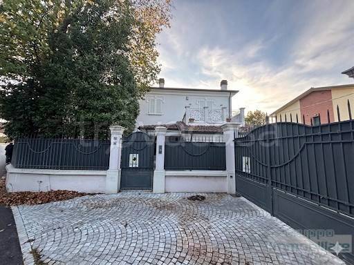 casa indipendente in vendita a Pesaro in zona Pantano