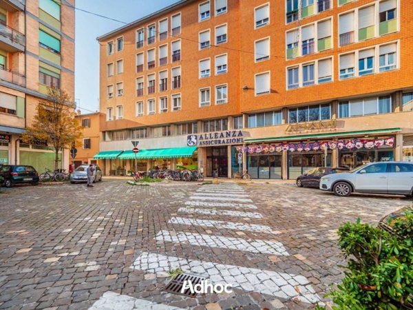 ufficio in vendita a Pesaro in zona Centro Città