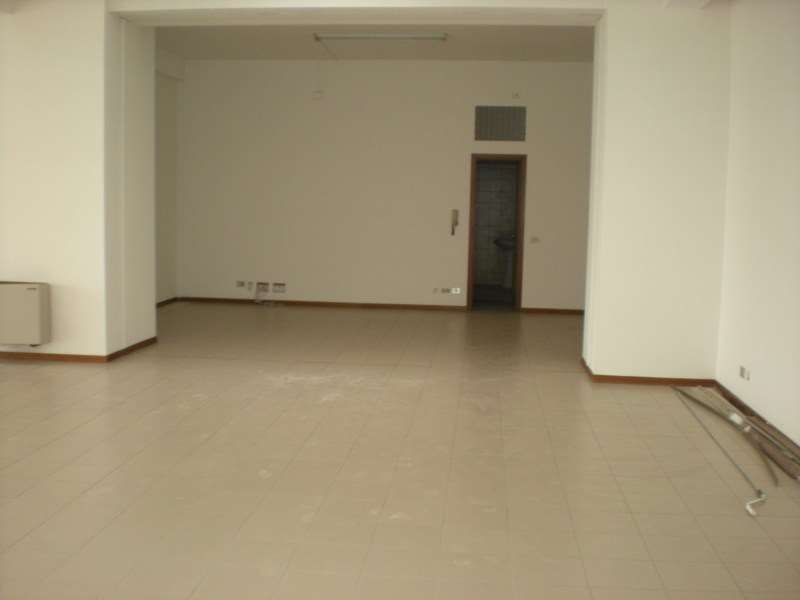 ufficio in vendita a Pesaro