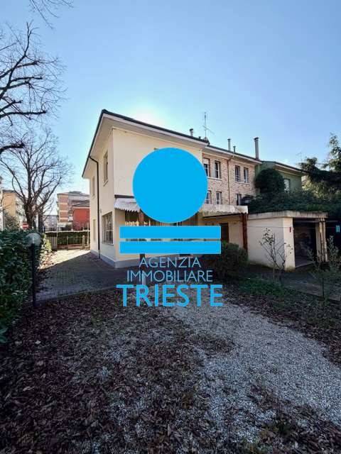 casa indipendente in vendita a Pesaro in zona Mare