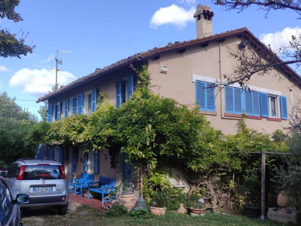 casa indipendente in vendita a Pesaro in zona Candelara