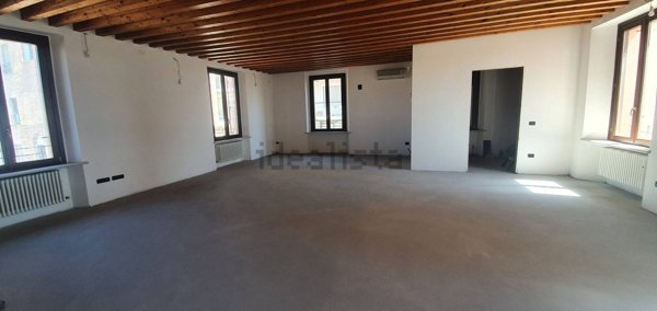 appartamento in vendita a Pesaro in zona Centro Città