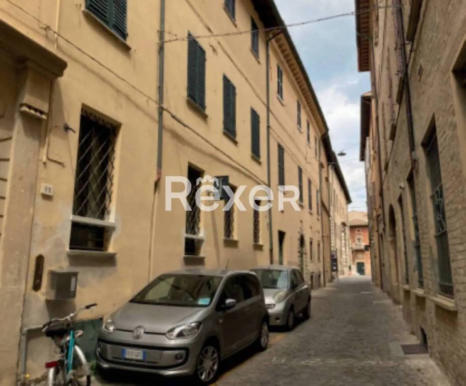 ufficio in vendita a Pesaro in zona Centro Città