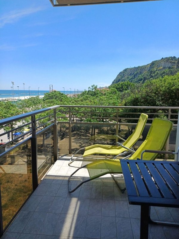 appartamento in vendita a Pesaro in zona Mare