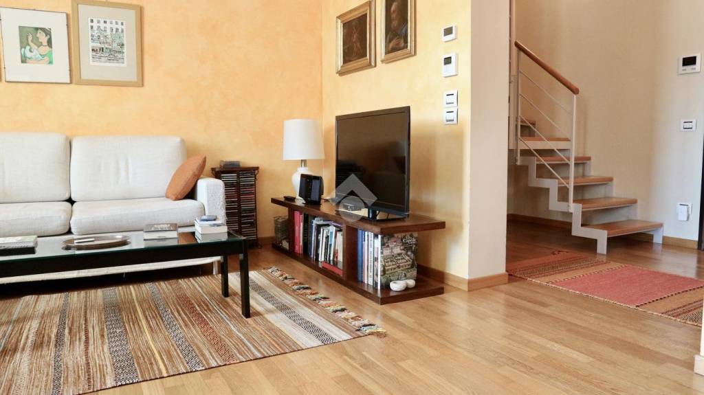 casa indipendente in vendita a Pesaro in zona Centro Città