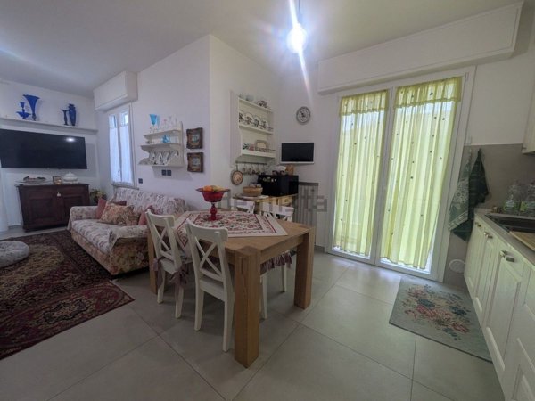 casa indipendente in vendita a Pesaro in zona Vismara