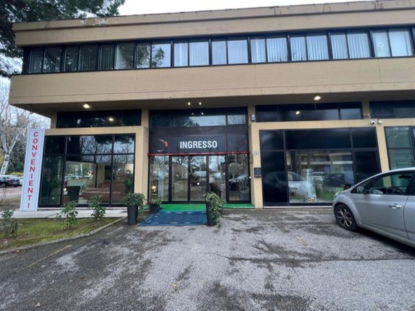 locale di sgombero in vendita a Pesaro