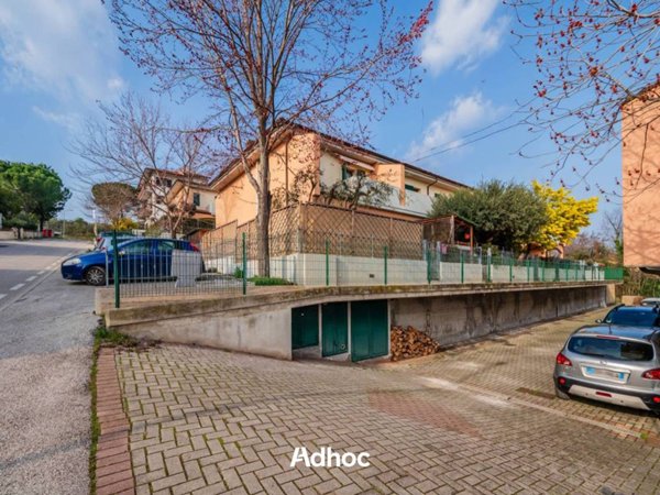 casa indipendente in vendita a Pesaro in zona Monteciccardo