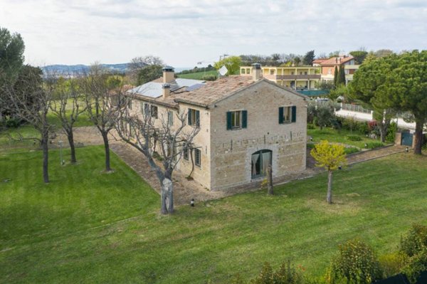 casa indipendente in vendita a Pesaro in zona Centro Città