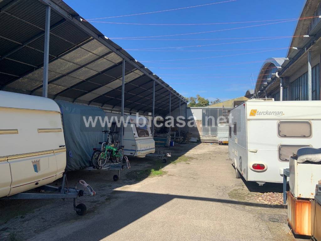 capannone in vendita a Pesaro in zona Santa Veneranda