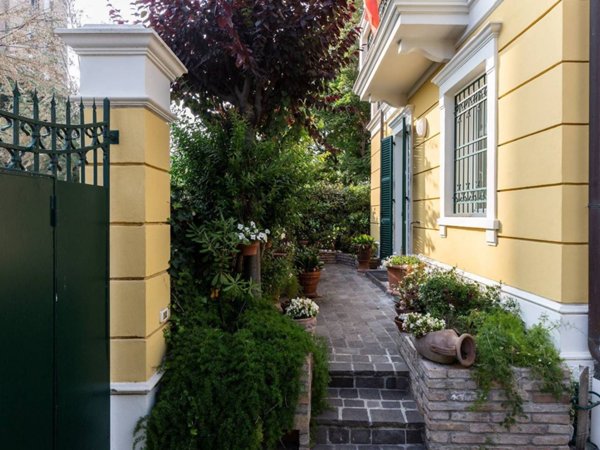 casa indipendente in vendita a Pesaro in zona Mare