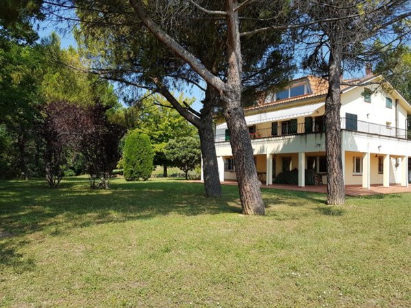 casa indipendente in vendita a Pesaro in zona Candelara