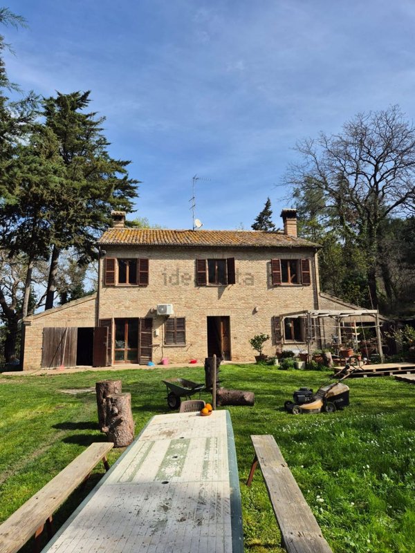 casa indipendente in vendita a Pesaro in zona Santa Veneranda