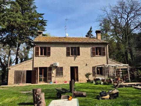 casa indipendente in vendita a Pesaro in zona Santa Veneranda