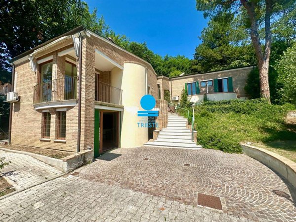 casa indipendente in vendita a Pesaro