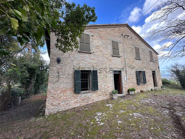 casale in vendita a Pesaro in zona Mare