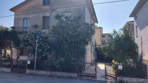 appartamento in vendita a Pesaro in zona Villa Ceccolini