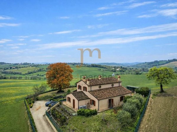 casa indipendente in vendita a Pesaro in zona Novilara