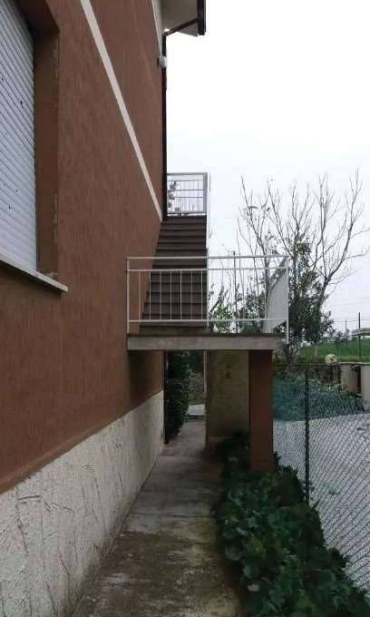casa indipendente in vendita a Pesaro