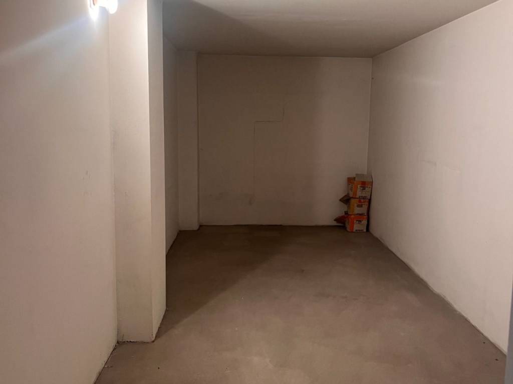 locale commerciale in vendita a Pesaro