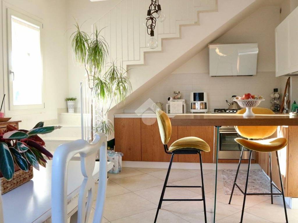 casa indipendente in vendita a Pesaro in zona Villa Fastiggi