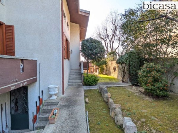 casa indipendente in vendita a Pesaro in zona Cattabrighe