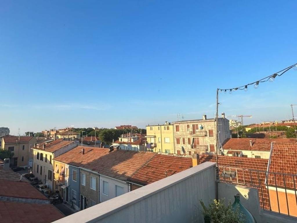 appartamento in vendita a Pesaro in zona Mare