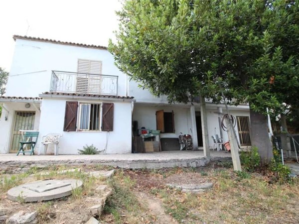 casa indipendente in vendita a Pesaro in zona Cattabrighe