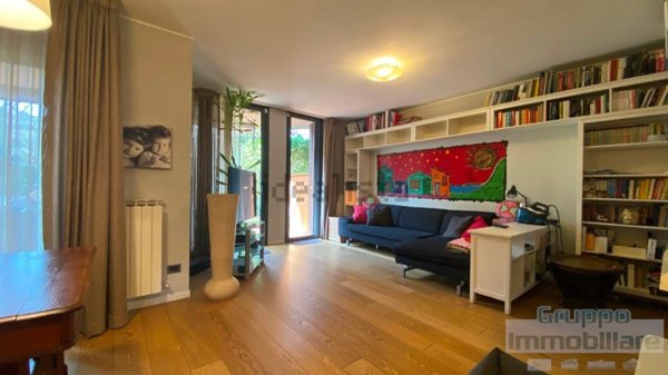 casa indipendente in vendita a Pesaro