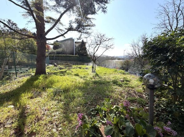 casa indipendente in vendita a Pesaro in zona Muraglia