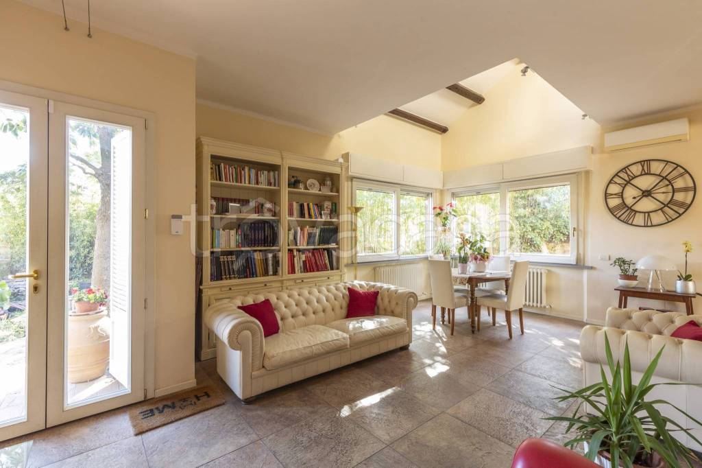 casa indipendente in vendita a Pesaro in zona Mare